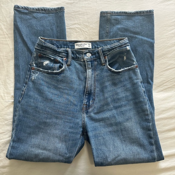 Abercrombie Ultra High Rise Ankle Straight Jeans - Picture 5 of 5